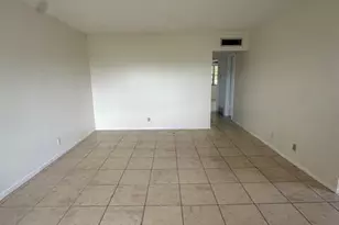 72 Norwich C, West Palm Beach, FL 33417 - Photo 4