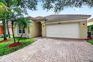 8021 Via Hacienda, Riviera Beach, FL 33418 - Photo 2