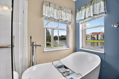 8021 Via Hacienda, Riviera Beach, FL 33418 - Photo 26