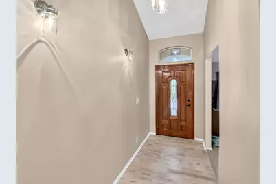 8021 Via Hacienda, Riviera Beach, FL 33418 - Photo 6