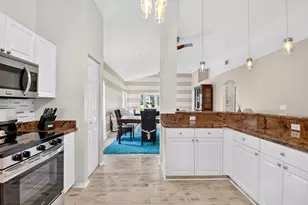 8021 Via Hacienda, Riviera Beach, FL 33418 - Photo 12