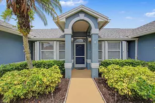 371 NW Sherry Ln, Port Saint Lucie, FL 34986 - Photo 8