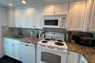333 NE 21st Ave, Deerfield Beach, FL 33441 - Photo 8