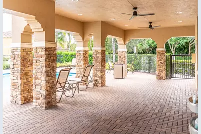 10283 Wellington Parc Drive, Wellington, FL 33449 - Photo 4