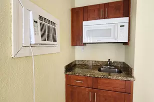 4471 SW 54th Ct, Fort Lauderdale, FL 33314 - Photo 6