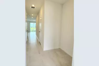 629 Salisbury Circle, Fort Pierce, FL 34982 - Photo 2