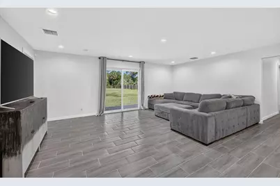 5912 Pinetree Drive, Fort Pierce, FL 34982 - Photo 14