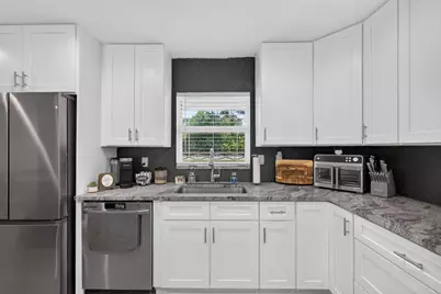 5912 Pinetree Drive, Fort Pierce, FL 34982 - Photo 8