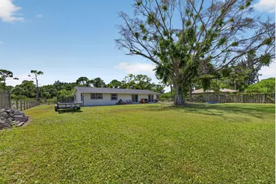 5912 Pinetree Drive, Fort Pierce, FL 34982 - Photo 32