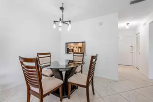 2615 Garden Dr N, Lake Worth, FL 33461 - Photo 4