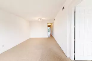 3600 Oaks Clubhouse Dr, Pompano Beach, FL 33069 - Photo 16
