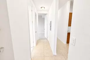 3600 Oaks Clubhouse Dr, Pompano Beach, FL 33069 - Photo 10