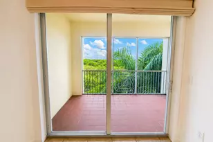 3600 Oaks Clubhouse Dr, Pompano Beach, FL 33069 - Photo 2