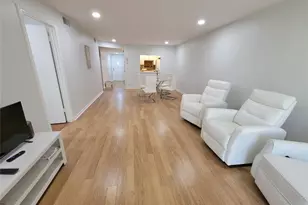 9411 N Hollybrook Lake Dr, Pembroke Pines, FL 33025 - Photo 4