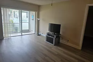 1428 SE 4th Ave, Deerfield Beach, FL 33441 - Photo 2