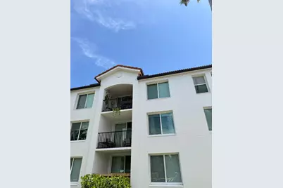 317 Villa Circle #317, Boynton Beach, FL 33435 - Photo 1