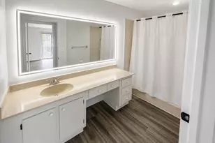 612 Executive Center Dr, West Palm Beach, FL 33401 - Photo 6