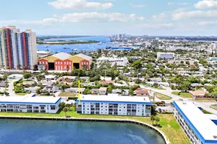 410 Wilma Circle, Riviera Beach, FL 33404 - Photo 10