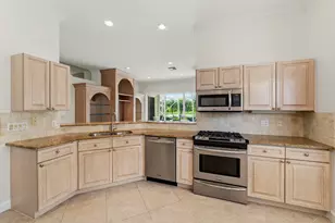 637 Masters Way, Palm Beach Gardens, FL 33418 - Photo 16