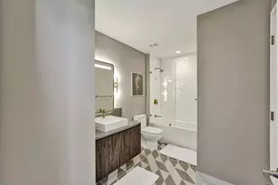 159 NE 6th St, Miami, FL 33132 - Photo 8