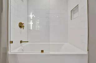 159 NE 6th St, Miami, FL 33132 - Photo 10