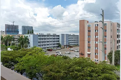 300 NE 14th Avenue #501, Hallandale, FL 33009 - Photo 4