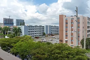300 NE 14th Ave, Hallandale, FL 33009 - Photo 4