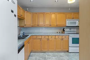 300 NE 14th Ave, Hallandale, FL 33009 - Photo 20