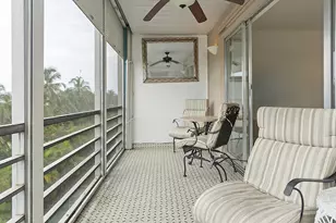 300 NE 14th Ave, Hallandale, FL 33009 - Photo 12