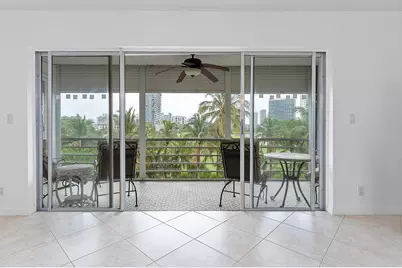 300 NE 14th Avenue #501, Hallandale, FL 33009 - Photo 8
