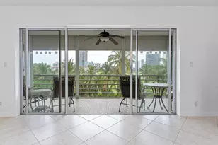 300 NE 14th Ave, Hallandale, FL 33009 - Photo 8