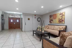 300 NE 14th Ave, Hallandale, FL 33009 - Photo 44