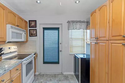 300 NE 14th Avenue #501, Hallandale, FL 33009 - Photo 24