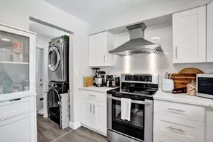 3201 SW 16th Ct, Fort Lauderdale, FL 33312 - Photo 8