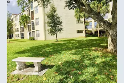 2314 S Cypress Bend Drive #Unit 614, Pompano Beach, FL 33069 - Photo 26