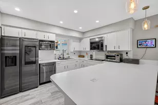 1570 NE 30th Pl, Oakland Park, FL 33334 - Photo 16
