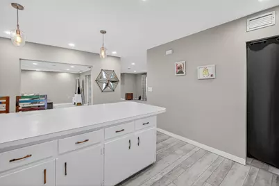 1570 NE 30th Place, Oakland Park, FL 33334 - Photo 18