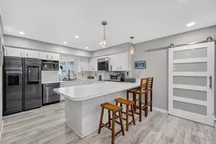 1570 NE 30th Pl, Oakland Park, FL 33334 - Photo 10