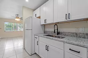 5854 Kumquat Rd, West Palm Beach, FL 33413 - Photo 8