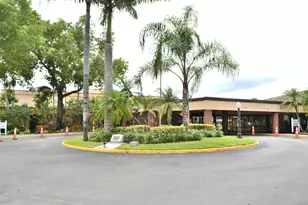 8841 Sunrise Lakes Blvd, Sunrise, FL 33322 - Photo 18