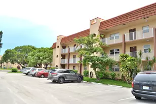 8841 Sunrise Lakes Blvd, Sunrise, FL 33322 - Photo 16