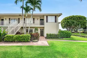 3 Stratford Dr E, Boynton Beach, FL 33436 - Photo 2
