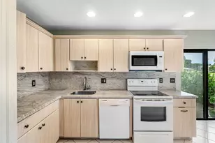 3 Stratford Dr E, Boynton Beach, FL 33436 - Photo 10