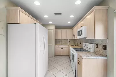 3 Stratford Drive E #G, Boynton Beach, FL 33436 - Photo 14