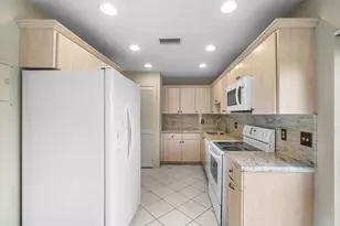 3 Stratford Dr E, Boynton Beach, FL 33436 - Photo 14