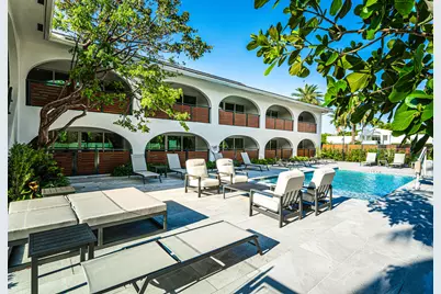 1075 Spanish River Road, Boca Raton, FL 33432 - Photo 10