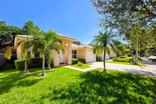 14013 N Cypress Cove Cir, Davie, FL 33325 - Photo 1