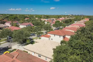 14013 N Cypress Cove Cir, Davie, FL 33325 - Photo 32