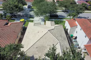 14013 N Cypress Cove Cir, Davie, FL 33325 - Photo 32