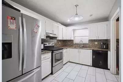 1301 SW 75th Avenue, North Lauderdale, FL 33068 - Photo 8